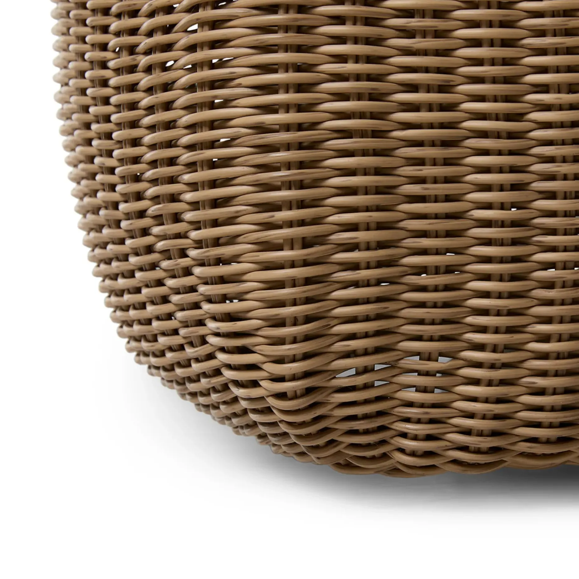 Avila 36.5" Outdoor Swivel Chair - Dravite Ivory