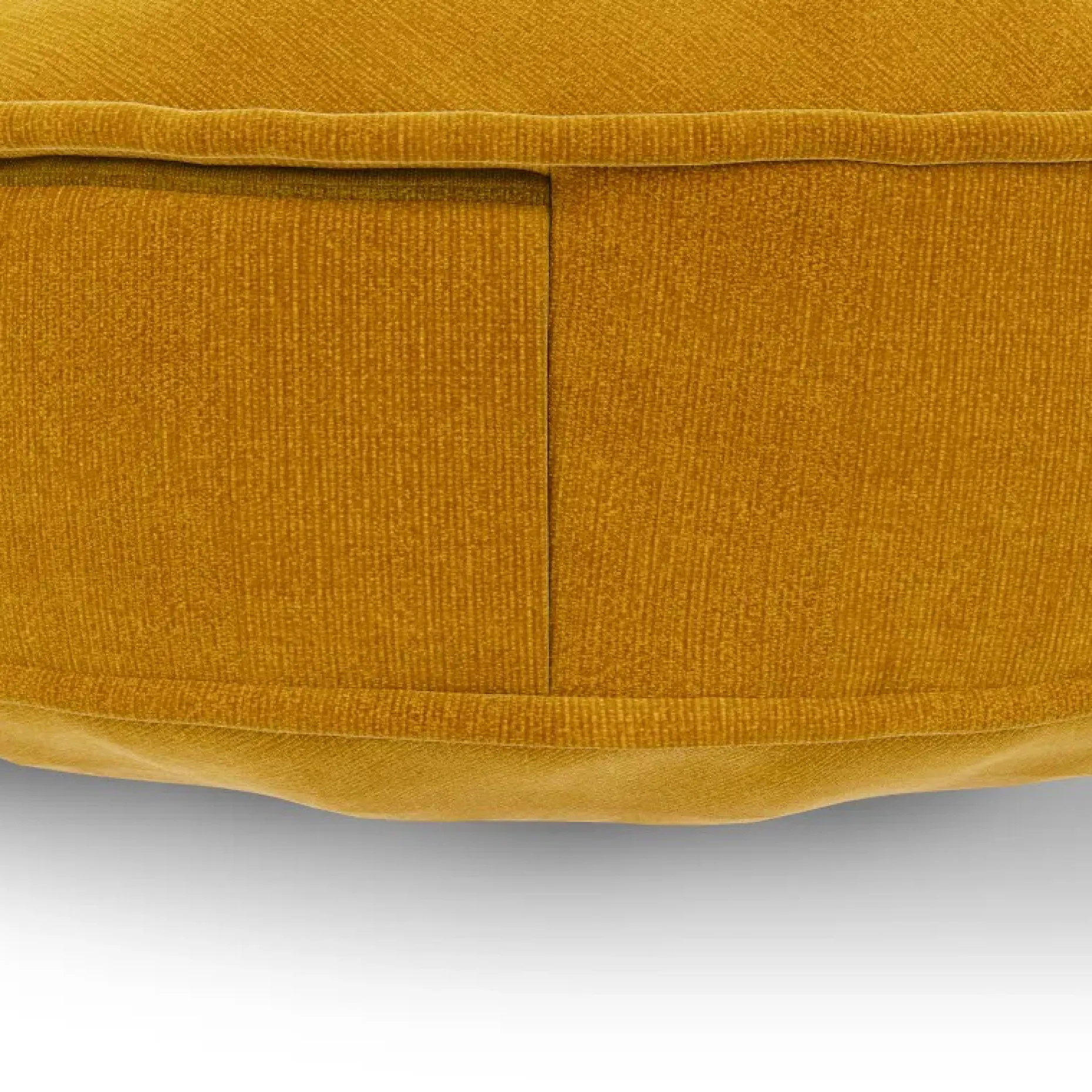 Bonnie Velvet Round Pillow - Plush Yarrow Gold