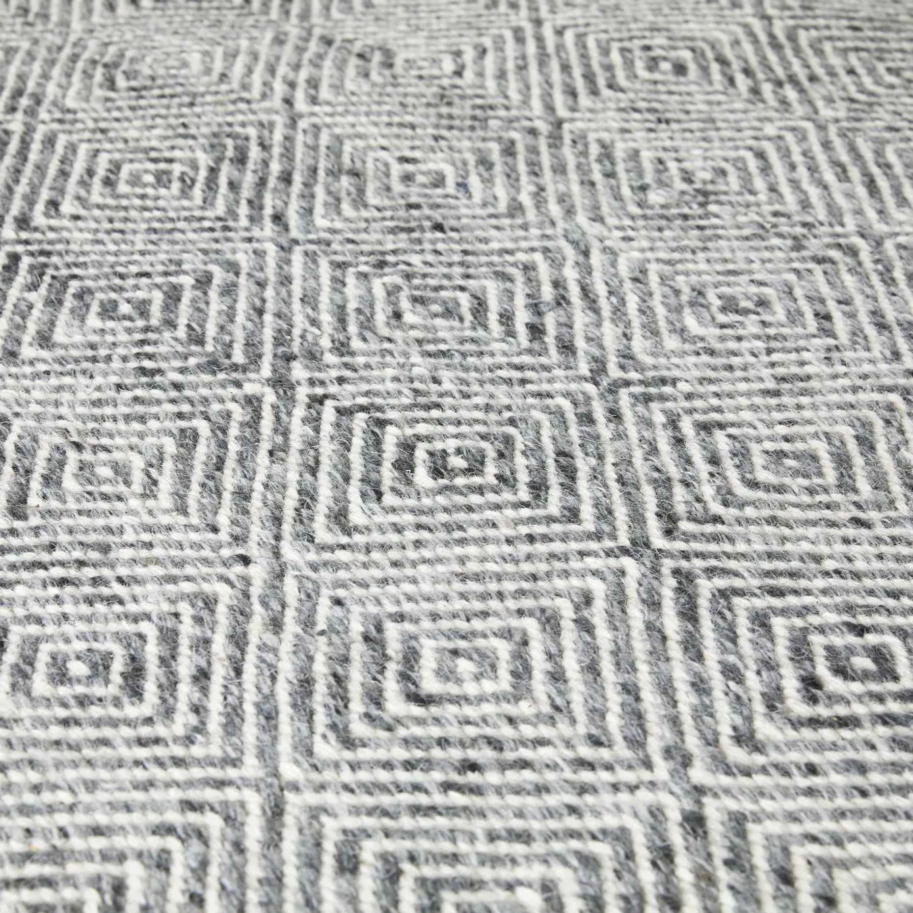 Bovi 5 x 8 Rug - Silver Gray
