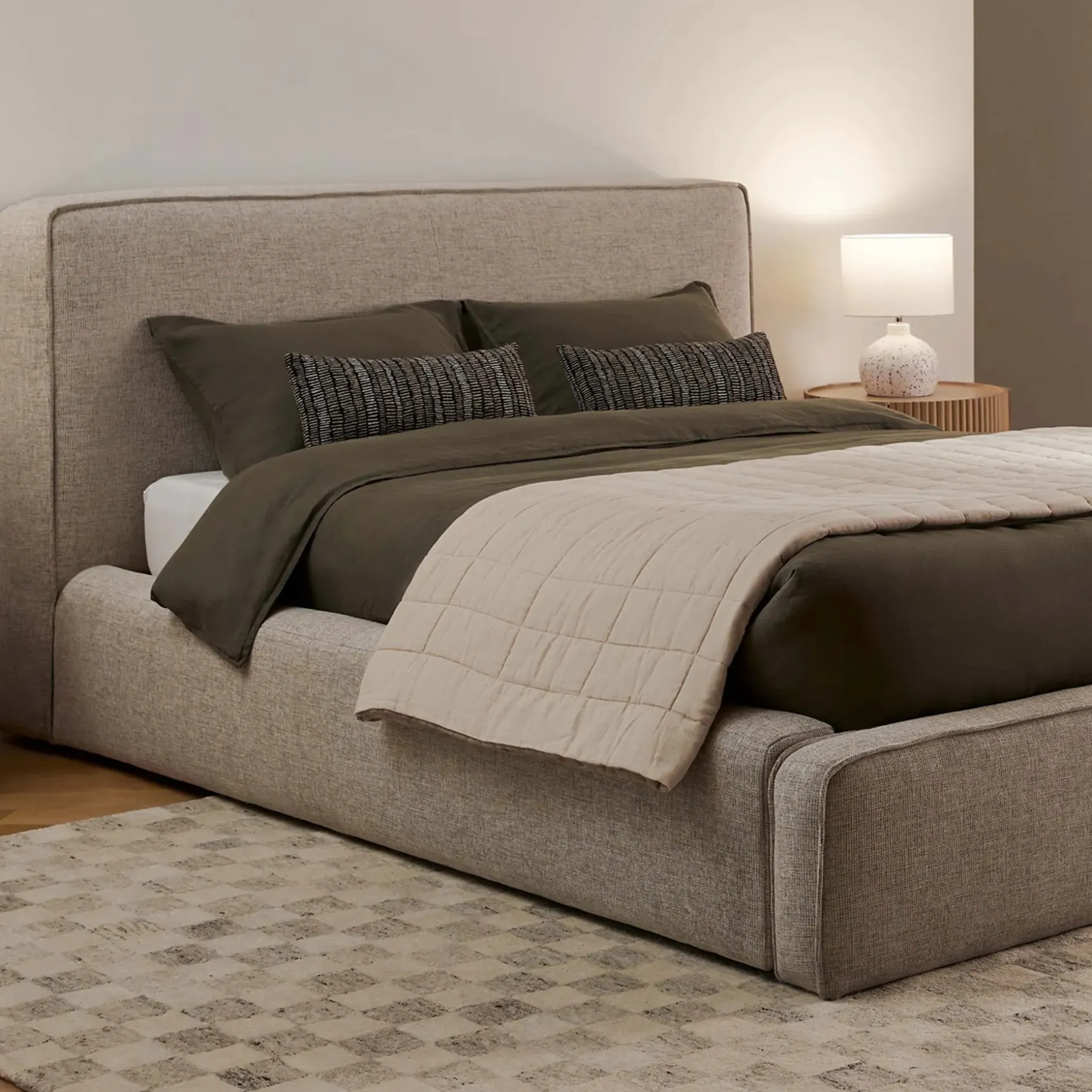 Cigar King Upholstered Storage Bed - Birch Ivory