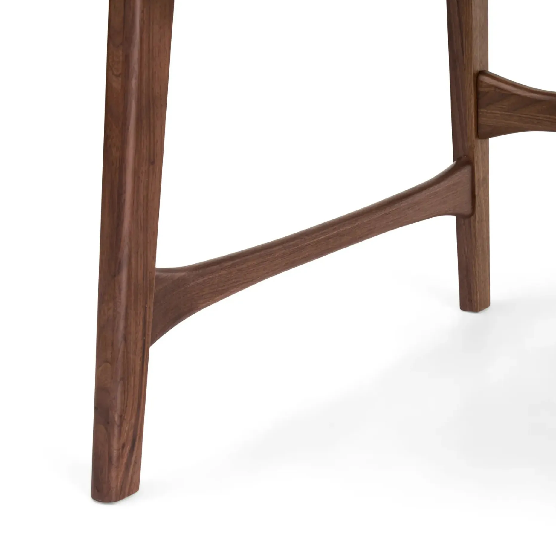 Krossa 58.5" Desk - Walnut