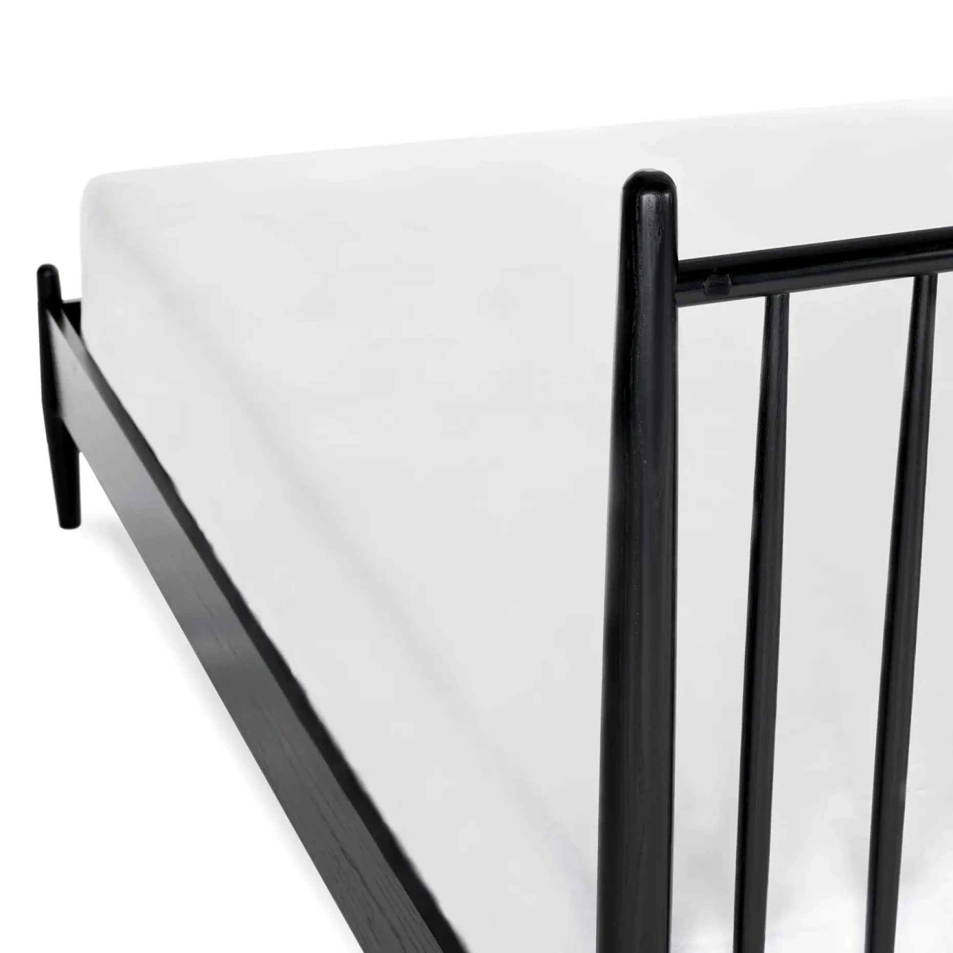 Lenia Queen Bed - Black
