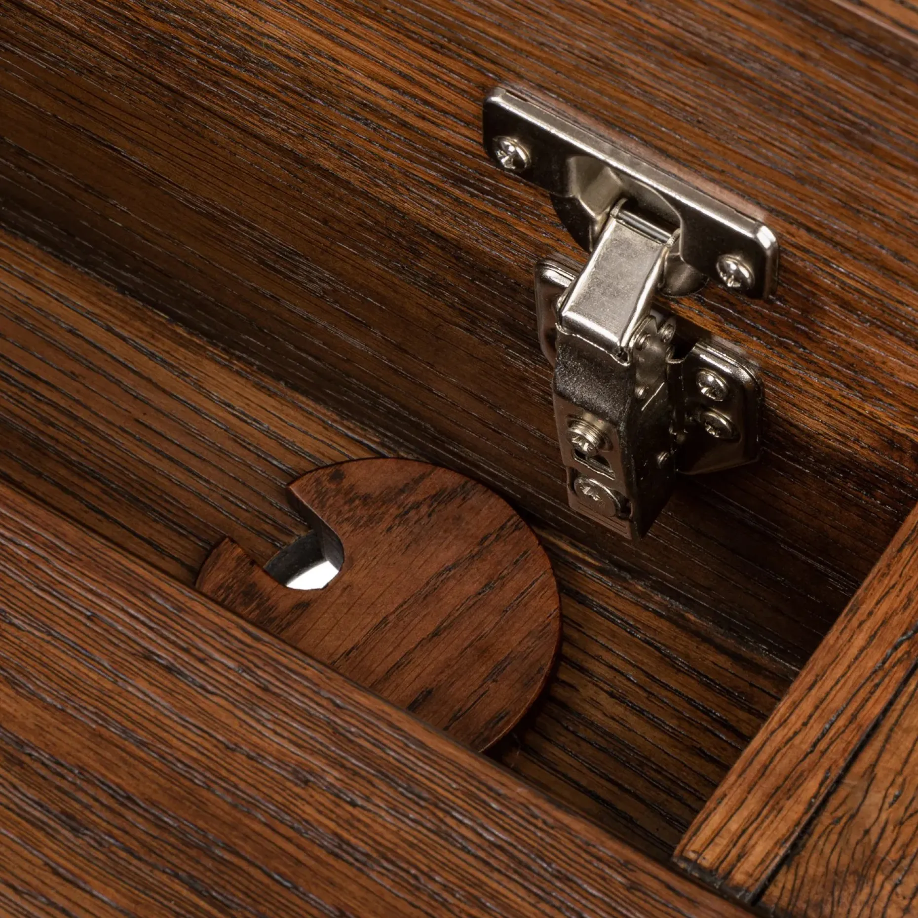 Madera 54" Desk - Chestnut
