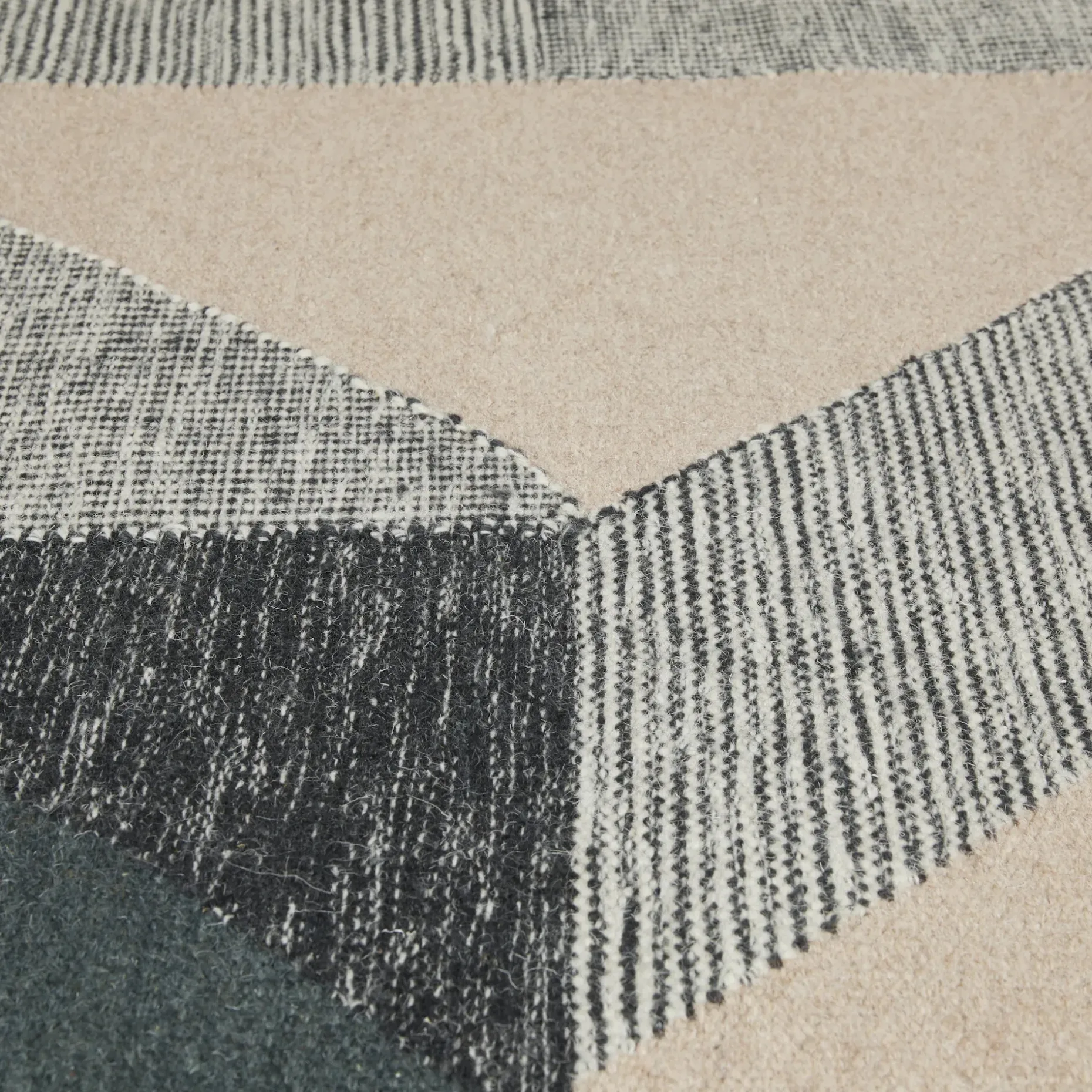Nelsa 8 x 10 Rug - Geo Blue