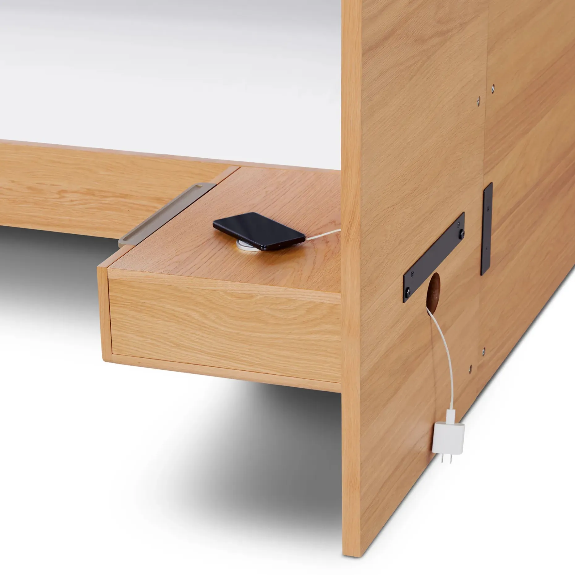 Nera King Low Profile Bed with Nightstands Set - Oak