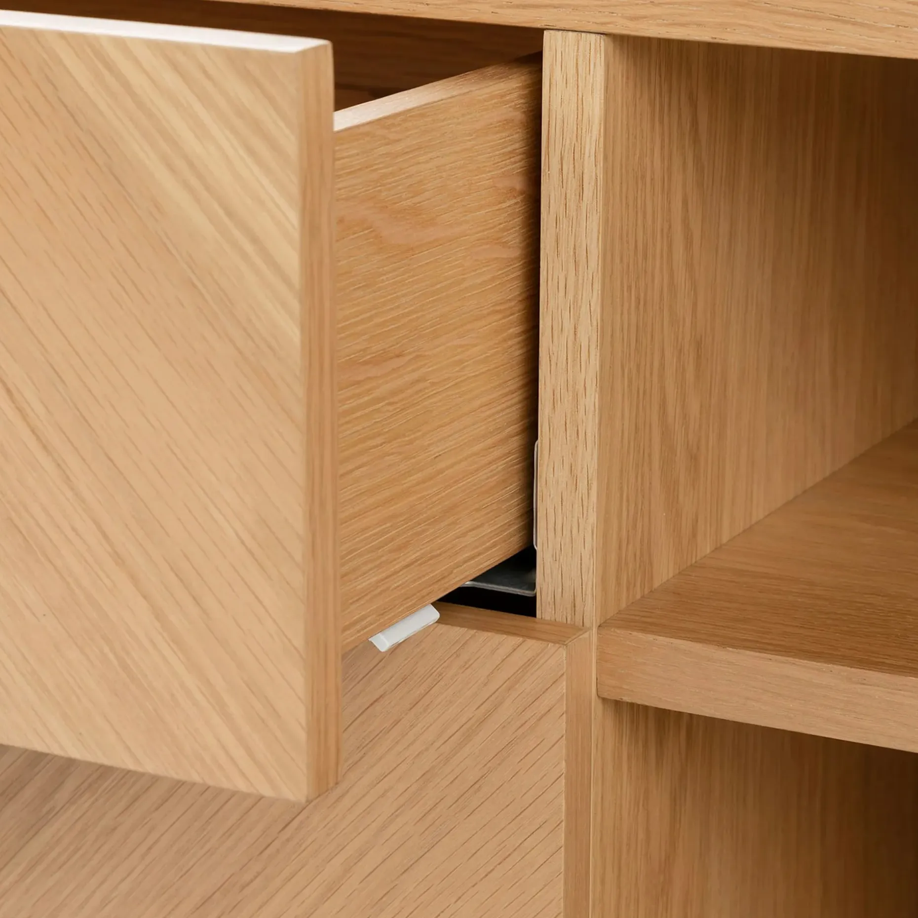 Nera 63" Low Media Unit - Oak