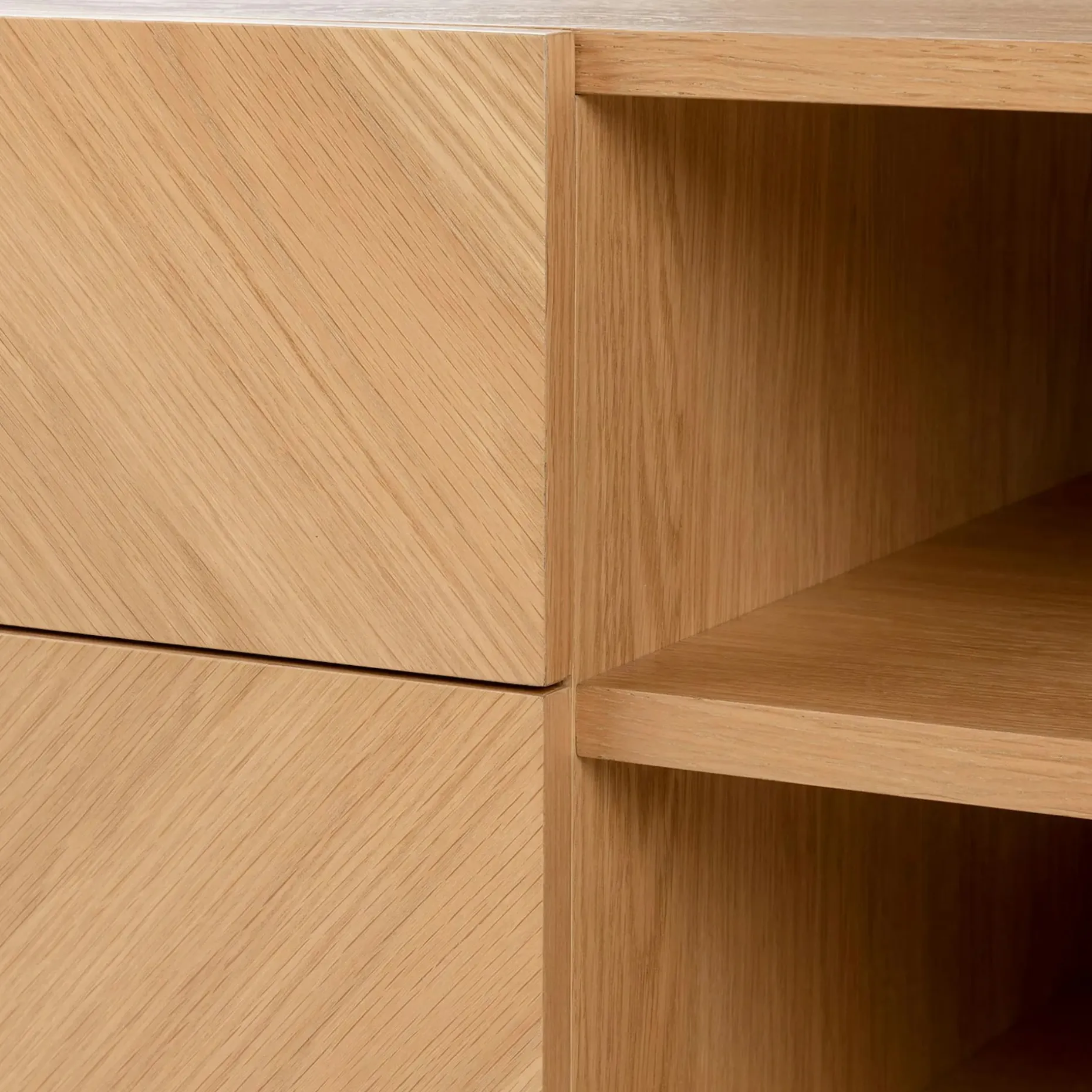 Nera 63" Low Media Unit - Oak