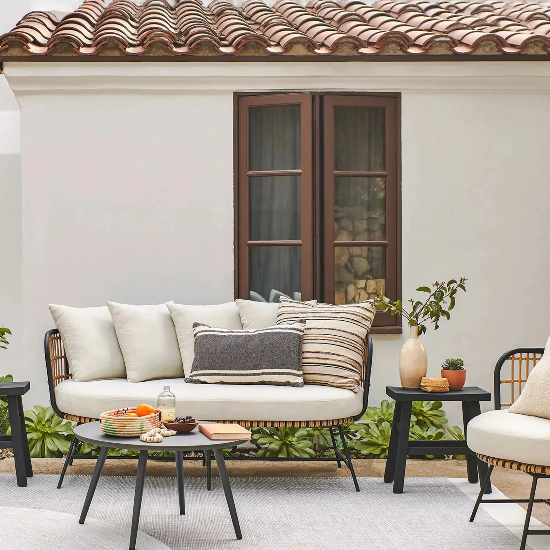Onya 63.5" Outdoor Loveseat - Lily White