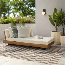 Tera Tall Indoor/Outdoor Planter - Ivory