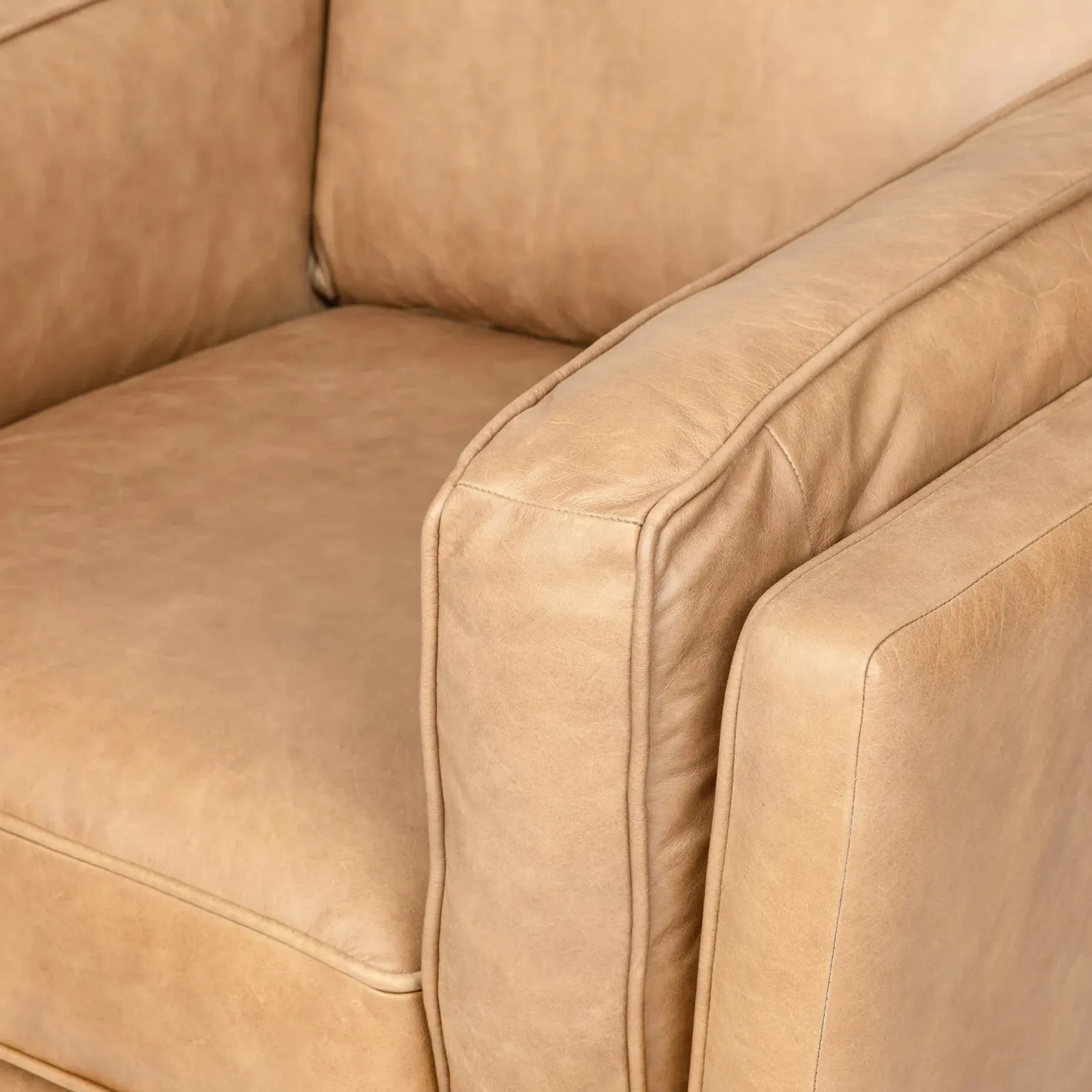 Timber 41" Leather Lounge Chair - Charme Tan