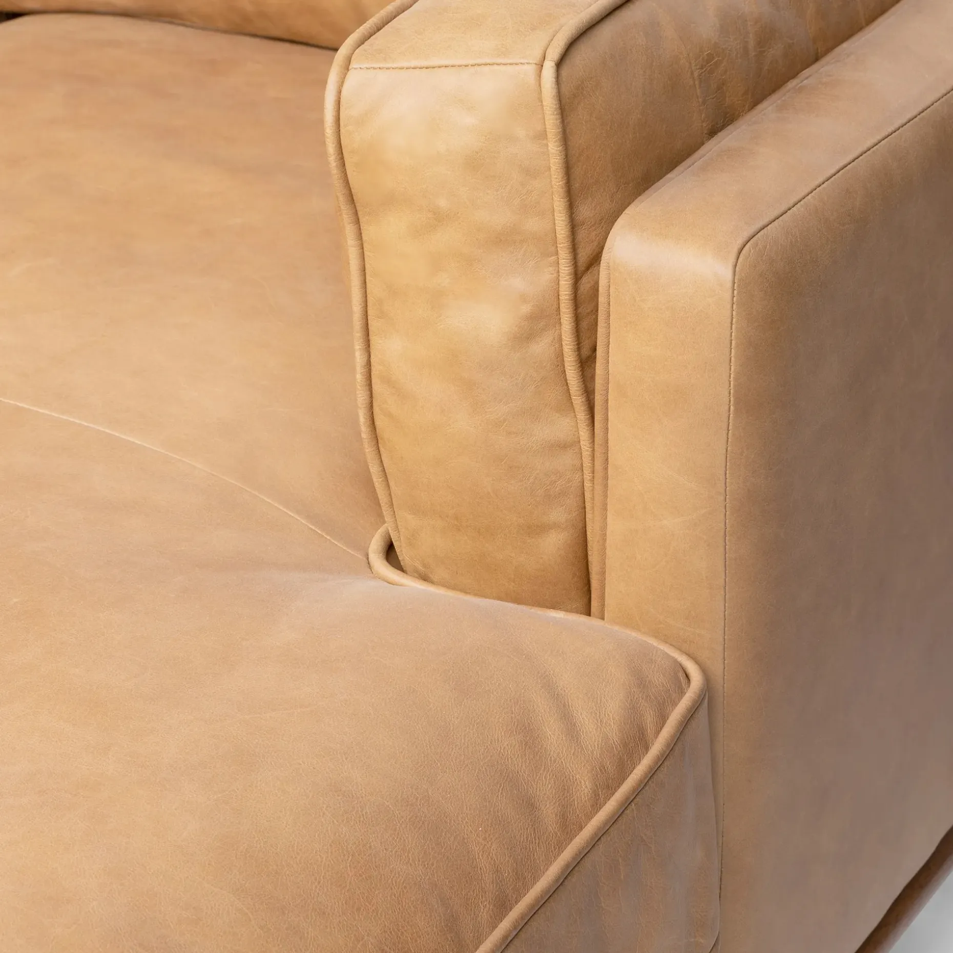 Timber 93" Leather Right Sectional - Charme Tan